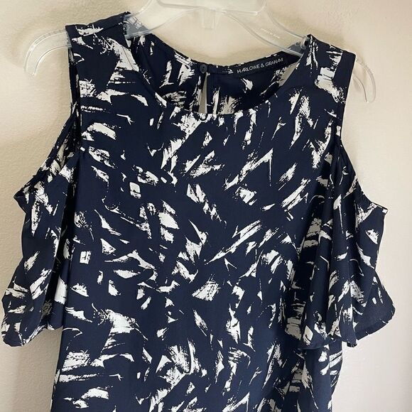 Harlow and Graham|Cold shoulder| Top - Picture 4 of 10